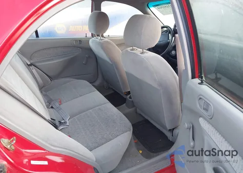 1997 Ford Escort Lx z USA, uszkodzony, nr VIN 1FALP13P2VW312130